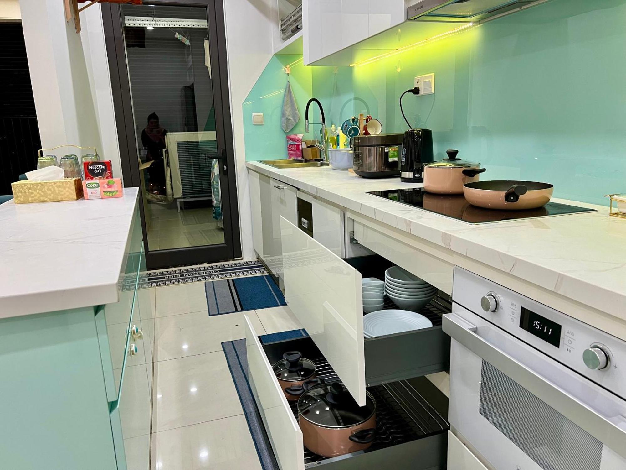 Khách sạn hẻo lánh Uphoenix Home- Hado Centrosa Garden TP. Hồ Chí Minh